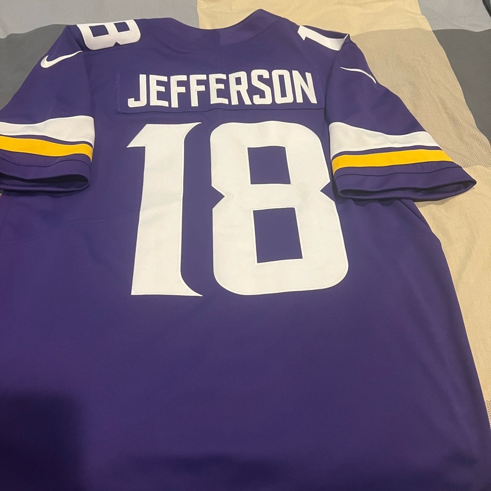 Vikings Justin Jefferson jersey size M Nike